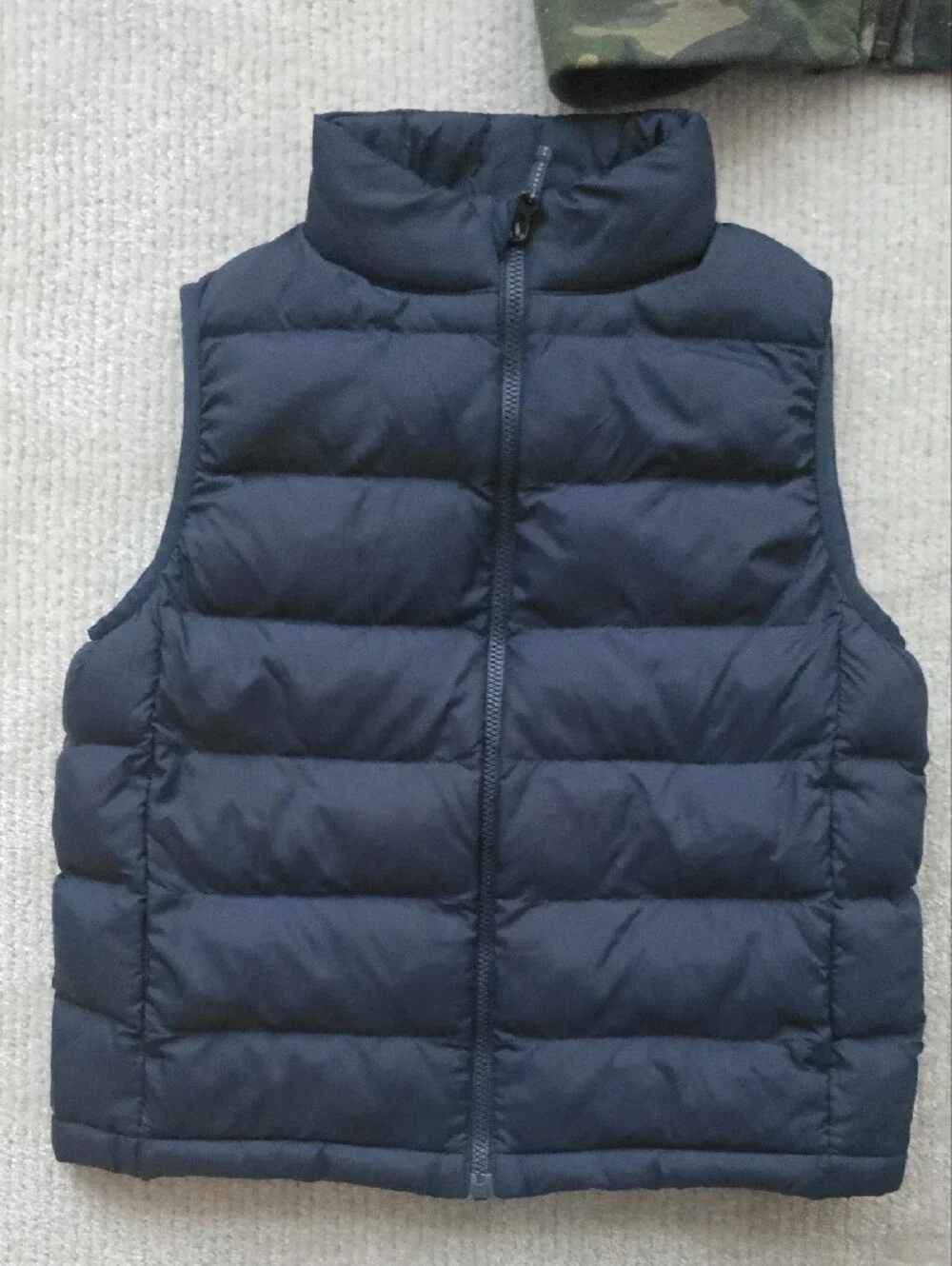 Size 6/7 Boys Clothing 4 Pieces. 2 Zip Up Hoodies, 1 Vest, 1 s/s Button Up
